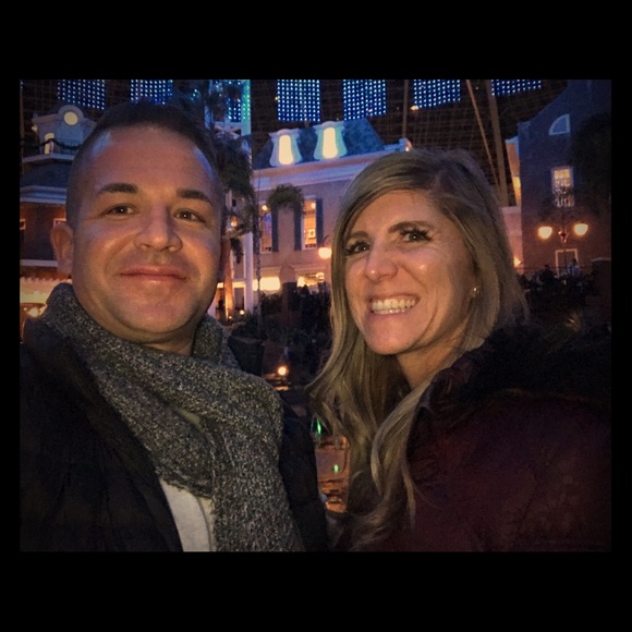 Meet your Posher, Amanda - Picture 1 of 3